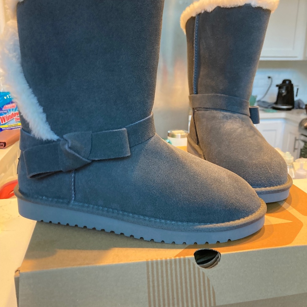 Koolaburra by UGG Suede Bow Boots Arlena Stone Gray